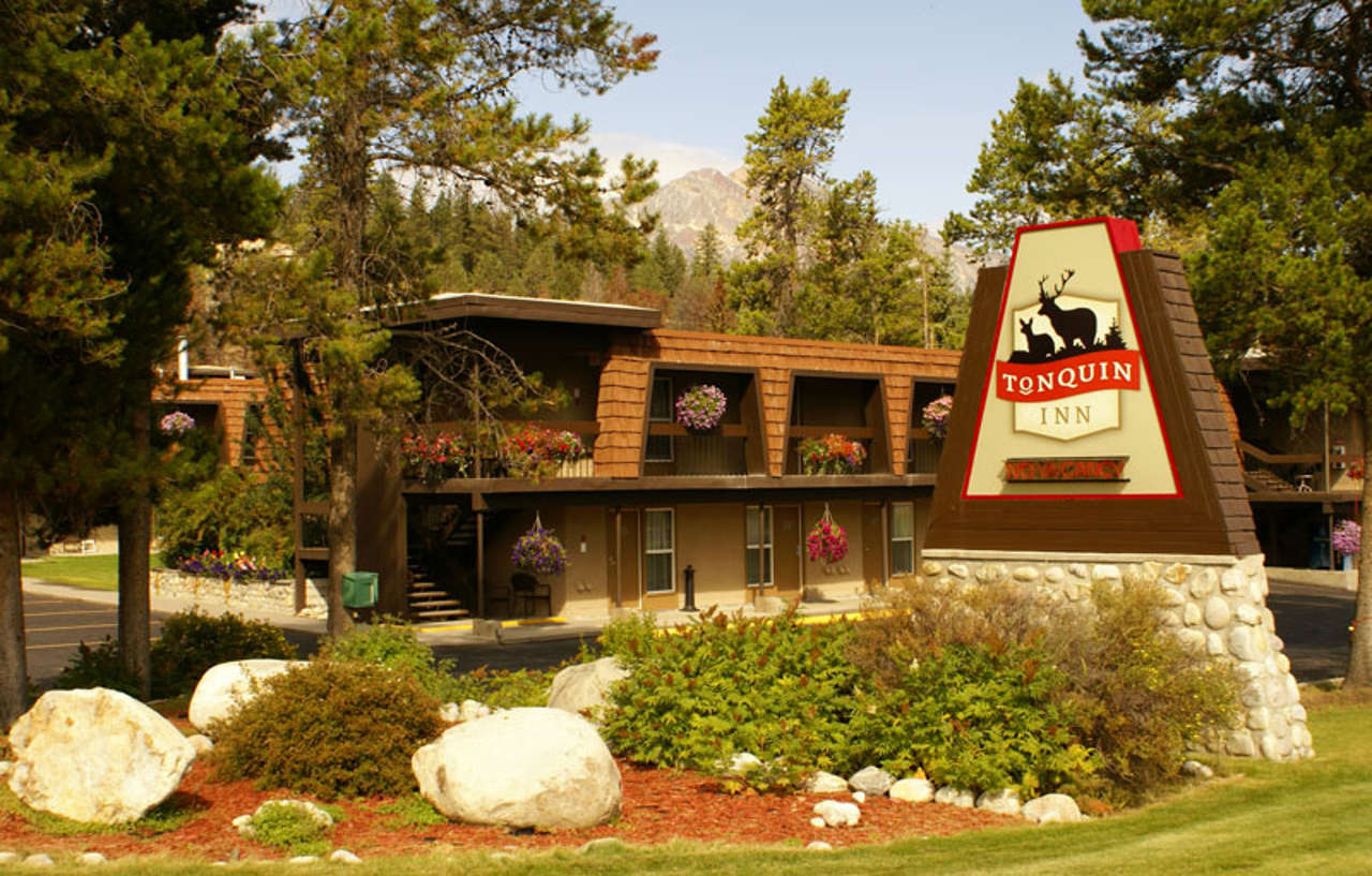 Tonquin Inn Jasper Kültér fotó